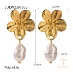 تصویر محصول گوشواره آویز طرح گل آبکاری طلای ۱۸ عیار مروارید مصنوعی برند J&D کد JDEW2307065