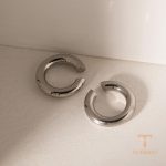 زاویه دیگر گوشواره استیل ضدزنگ آبکاری طلای ۱۸ عیار برند J&D کد JDEW2308013