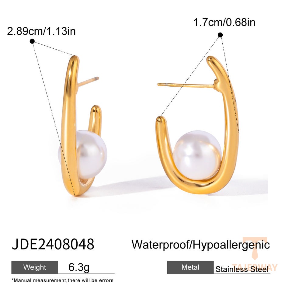 نمای نزدیک گوشواره حلقهای آبکاری طلای ۱۸ عیار نگیندار برند J&D کد JDE2408048