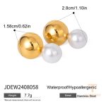 نمای نزدیک گوشواره آبکاری طلای ۱۸ عیار مروارید مصنوعی برند J&D کد JDEW2408058