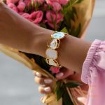 نمای نزدیک النگو آبکاری طلای ۱۸ عیار برند J&D کد JDB0107019-CR