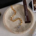 زاویه دیگر دستبند استیل ضدزنگ آبکاری طلای ۱۸ عیار برند J&D کد JDB0106001