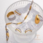زاویه دیگر گردنبند استیل ضدزنگ آبکاری طلای ۱۸ عیار برند J&D
