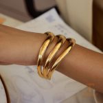 نمای نزدیک دستبند چندتایی آبکاری طلای ۱۸ عیار برند J&D کد JDB0102001