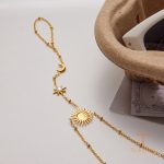 نمای نزدیک دستبند آبکاری طلای ۱۸ عیار نگین‌دار برند J&D کد JDB0306007