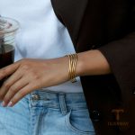 زاویه دیگر دستبند استیل ضدزنگ آبکاری طلای ۱۸ عیار برند J&D کد JDB0306012