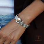 نمای نزدیک النگو آبکاری دو رنگ برند J&D کد JDB0306052