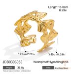 دستبند النگویی مینیمال طرح پاپیون از استیل ضدزنگ با آبکاری طلای ۱۸ عیار برند J&D - تصویر 7