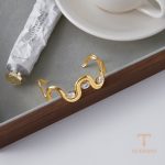 نمای بیشتر دستبند کاف نگین‌دار زنانه کد JDB0307048