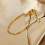 نمای نزدیک دستبند آبکاری طلای ۱۸ عیار برند J&D کد JDB201047-1