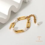 نمای نزدیک دستبند آبکاری طلای ۱۸ عیار نگین‌دار برند J&D کد JDB201069