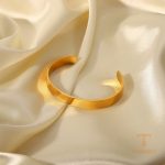 زاویه دیگر النگو استیل ضدزنگ آبکاری طلای ۱۸ عیار برند J&D کد JDB201197