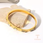 جزییات محصول النگو آبکاری طلای ۱۸ عیار طول 6 سانتی‌متر وزن 22.3 گرم کد JDB201290-WT