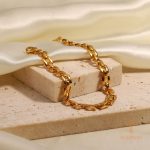 زاویه دیگر دستبند استیل ضدزنگ آبکاری طلای ۱۸ عیار برند J&D کد JDB201452