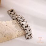 زاویه دیگر النگو استیل ضدزنگ آبکاری طلای ۱۸ عیار برند J&D کد JDB2408015-S