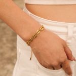 نمای نزدیک النگو آبکاری طلای ۱۸ عیار برند J&D کد JDWB2303005