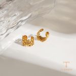 تصویر محصول گوشواره هندسی آبکاری طلای ۱۸ عیار نگین‌دار برند J&D کد JDE0312014