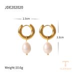 گوشواره حلقه‌ای با مروارید آب شیرین از استیل ضدزنگ با آبکاری طلای ۱۸ عیار برند J&D - تصویر 7