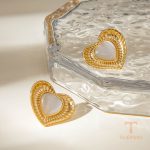 تصویر محصول گوشواره میخی قلب آبکاری طلای ۱۸ عیار PVD برند J&D کد JDE2404030