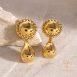 زاویه دیگر گوشواره آویز استیل ضدزنگ آبکاری طلای ۱۸ عیار برند J&D کد JDE2408059