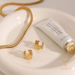 تصویر محصول گوشواره طرح گل آبکاری طلای ۱۸ عیار برند J&D کد JDEW2411017