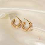 زاویه دیگر گوشواره استیل ضدزنگ آبکاری طلای ۱۸ عیار برند J&D کد JDE2023651-P