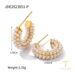 گوشواره C شکل لوکس با مروارید از استیل ضدزنگ و آبکاری طلای ۱۸ عیار برند J&D - تصویر 7