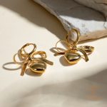 تصویر محصول گوشواره قلب | طرح پاپیون آبکاری طلای ۱۸ عیار نگین‌دار برند J&D کد JDEW2403083