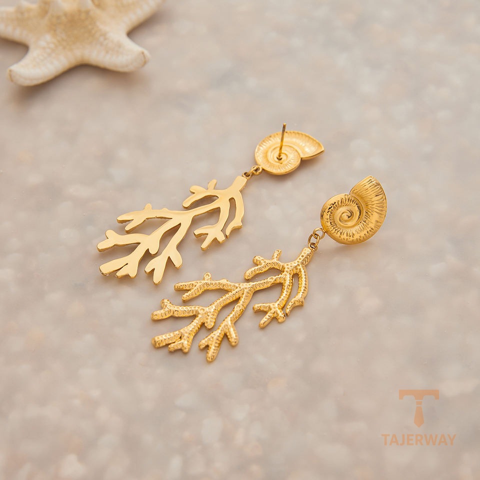 زاویه دیگر گوشواره استیل ضدزنگ آبکاری طلای ۱۸ عیار برند J&D کد JDE0112008