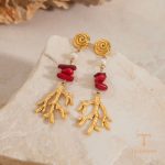 زاویه دیگر گوشواره آویز بلند استیل ضدزنگ آبکاری طلای ۱۸ عیار برند J&D کد JDE0112010