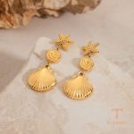 نمای نزدیک گوشواره آبکاری طلای ۱۸ عیار برند J&D کد JDE0212015