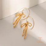 نمای مدل قفل و اتصالات گوشواره آویز بلند آبکاری طلای ۱۸ عیار PVD کد JDEW2312088