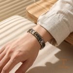 نمای نزدیک النگو آبکاری طلای ۱۸ عیار بدون نگین برند مایا استون کد MAYA-1601841719600