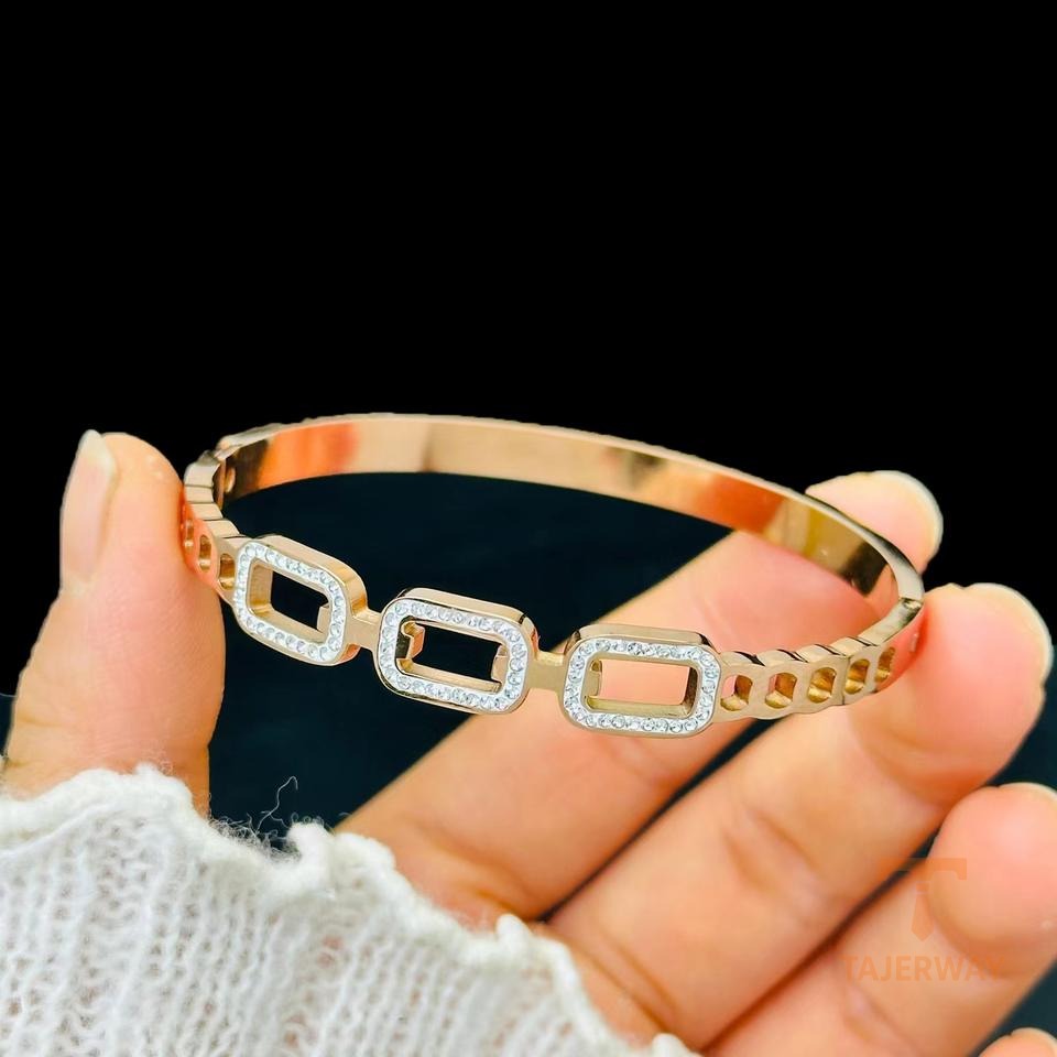 تصویر محصول دستبند آبکاری طلای ۱۸ عیار نگین اتمی برند مایا استون کد MAYA-1601166789142