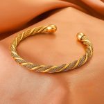 جزییات رکاب و طراحی دستبند انگشتری آبکاری طلای ۱۸ عیار طول 60 میلی‌متر کد B688