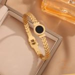 نمای نزدیک النگو آبکاری طلای ۱۸ عیار نگین‌دار برند مایا استون کد MY1146