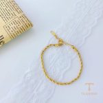 نمای نزدیک دستبند زنجیری آبکاری طلای ۱۸ عیار نگین‌دار برند مایا استون کد N242