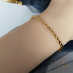 زاویه دیگر دستبند زنجیری استیل ضدزنگ آبکاری طلای ۱۸ عیار برند مایا استون کد N242