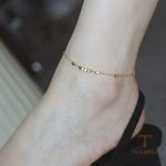 نمای نزدیک پابند آبکاری طلای ۱۸ عیار بدون نگین برند مایا استون کد MYJL0011