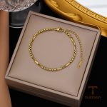 ست گردنبند و دستبند از استیل ضدزنگ با آبکاری طلای ۱۸ عیار برند مایا استون - تصویر 8