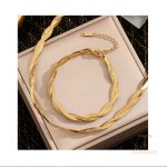نمای نزدیک دستبند آبکاری طلای ۱۸ عیار نگین‌دار برند مایا استون کد MY126