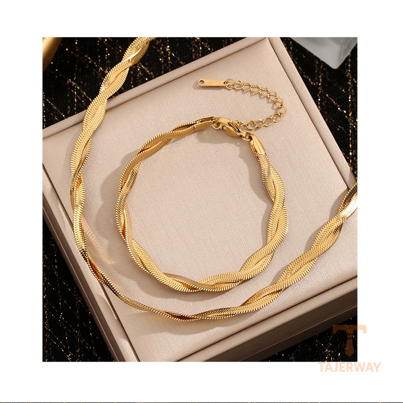نمای نزدیک دستبند آبکاری طلای ۱۸ عیار نگیندار برند مایا استون کد MY126