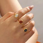 تصویر محصول انگشتر هندسی آبکاری طلای ۱۸ عیار نگین‌دار برند مایا استون کد R1222