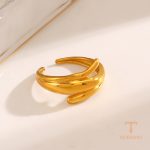 زاویه دیگر انگشتر استیل ضدزنگ آبکاری طلای ۱۸ عیار برند مایا استون کد R1232