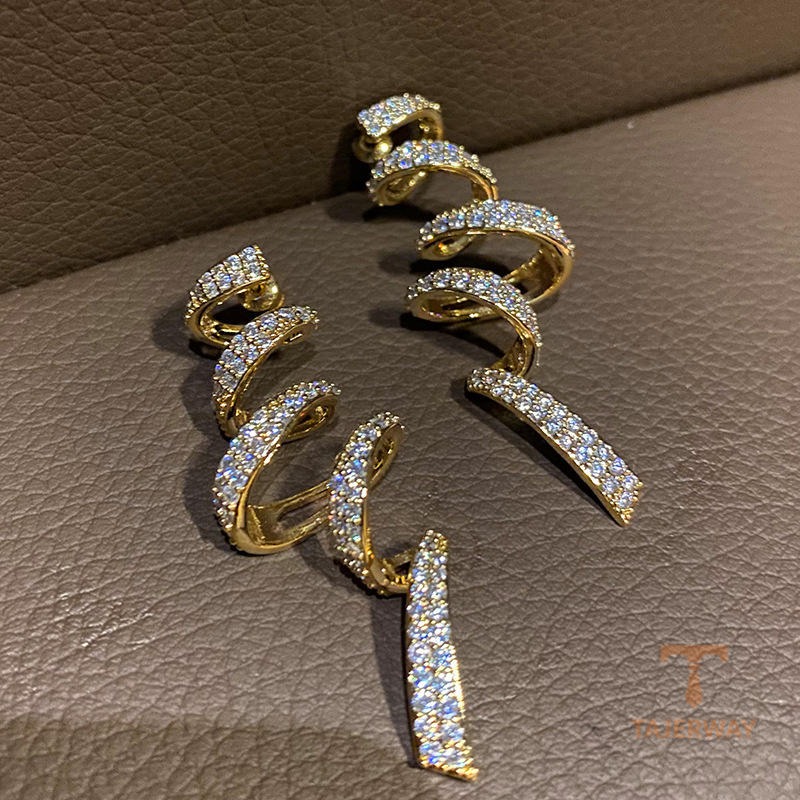 گوشواره میخی مس ضد حساسیت آبکاری طلای ۱۸ عیار نگین اتمی برند مایا استون کد MY0054