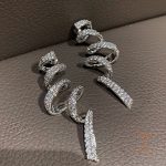 گوشواره میخی طرح دایره‌ای با نگین اتمی از مس ضد حساسیت و آبکاری طلای ۱۸ عیار و رادیوم برند مایا استون - تصویر 8