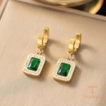نمای بیشتر گوشواره نگین اتمی زنانه کد MAYA-1601029680014