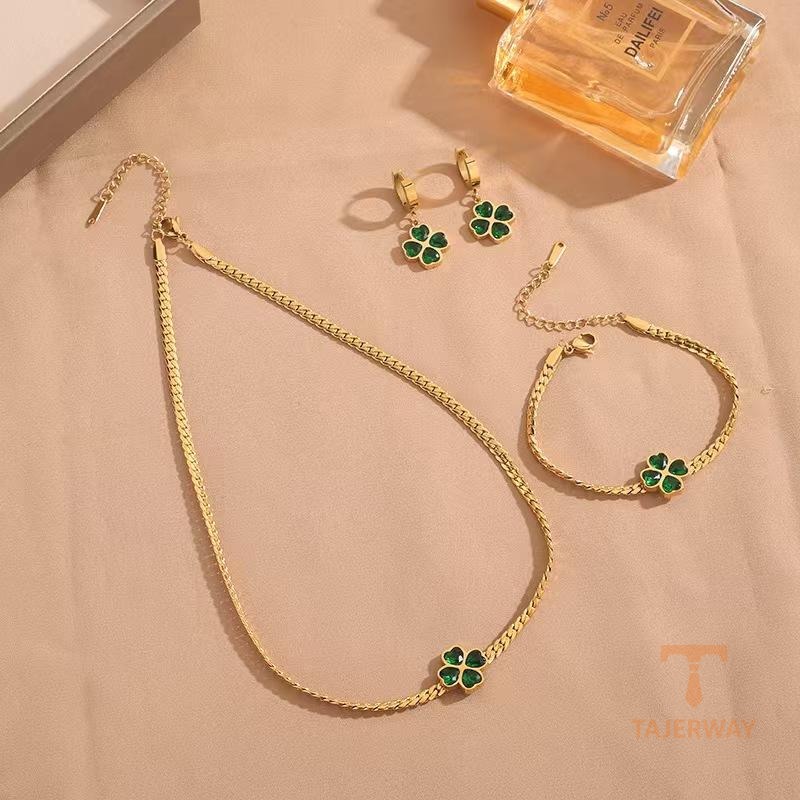 گوشواره استیل ضدزنگ آبکاری طلای ۱۸ عیار نگین اتمی برند مایا استون کد MAYA-1601029648184