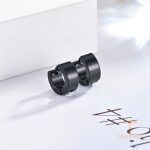 گوشواره ایرکاف مینیمال از استیل ضدزنگ با آبکاری طلای ۱۸ عیار برند مایا استون - تصویر 20