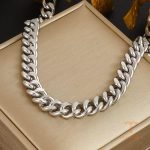تصویر محصول دستبند آبکاری طلای ۱۸ عیار نگین‌دار برند مایا استون کد MAYA-1601147261075